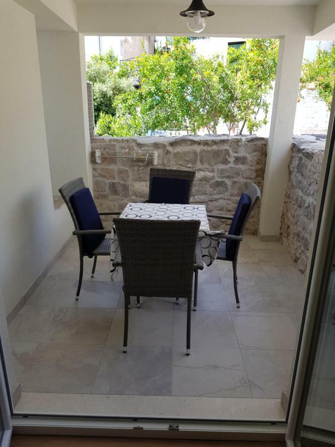 Apartments Dvor - Ap1, Ap2, Ap3 Baška Voda Exterior foto