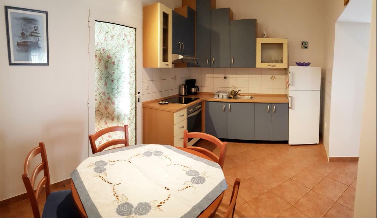 Apartments Dvor - Ap1, Ap2, Ap3 Baška Voda Exterior foto