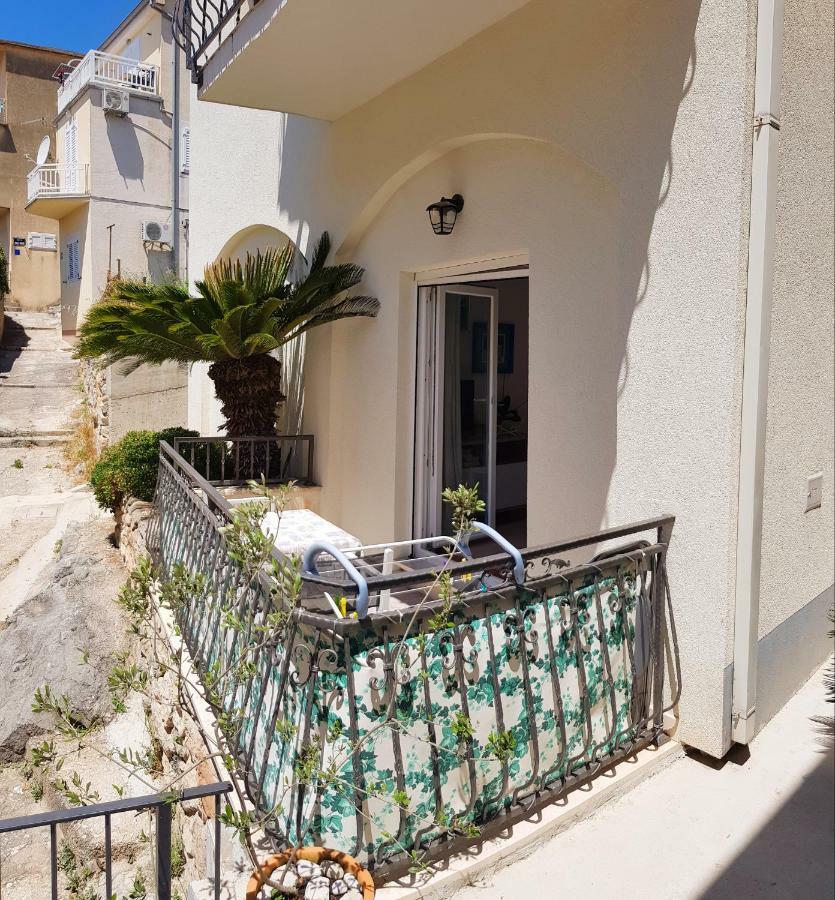 Apartments Dvor - Ap1, Ap2, Ap3 Baška Voda Exterior foto